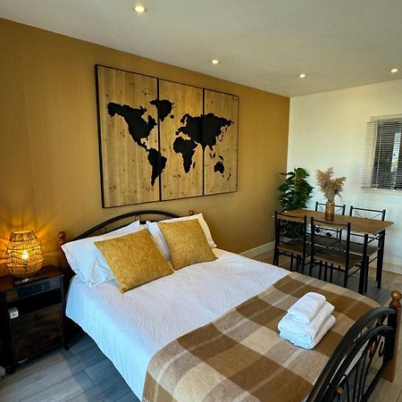 伦敦Cozy Flat With Balcony公寓 外观 照片