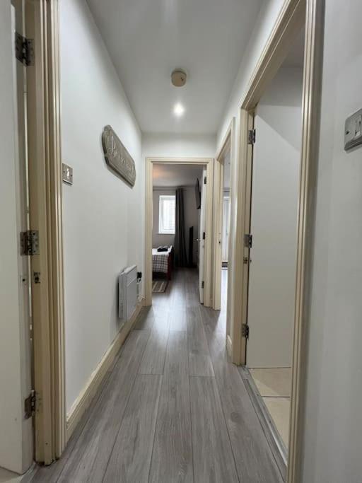 伦敦Cozy Flat With Balcony公寓 外观 照片